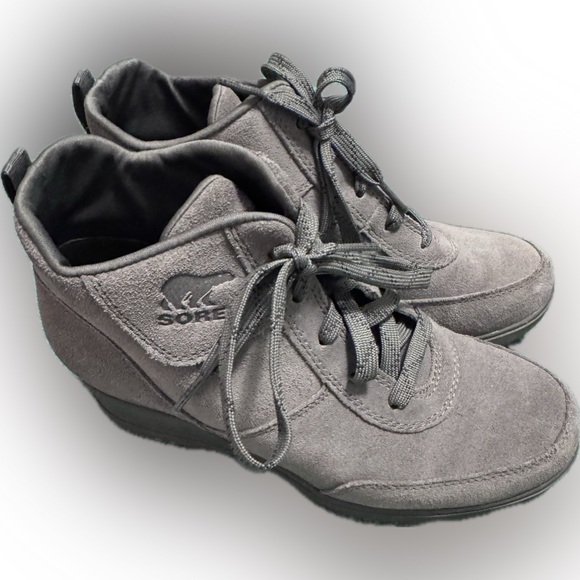 Sorel Size 7 Gray Suede Wedge Winter Boots. Like New. - Picture 2 of 5